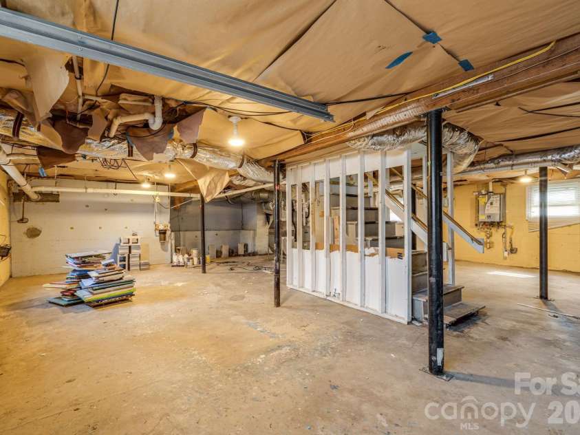 1 Hamburg Mountain Road, Weaverville, NC 28787.  MLS# CAR4413279, YatesRealty ID 46614. 