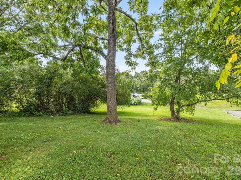 1 Hamburg Mountain Road, Weaverville, NC 28787.  MLS# CAR4413279, YatesRealty ID 46614. 