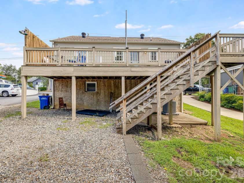 1 Hamburg Mountain Road, Weaverville, NC 28787.  MLS# CAR4413279, YatesRealty ID 46614. 