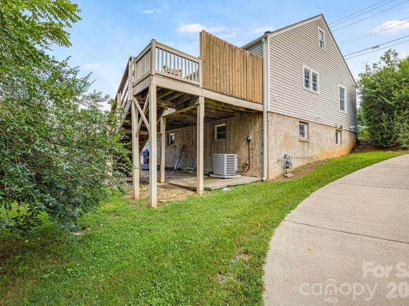 1 Hamburg Mountain Road, Weaverville, NC 28787.  MLS# CAR4413279, YatesRealty ID 46614. 