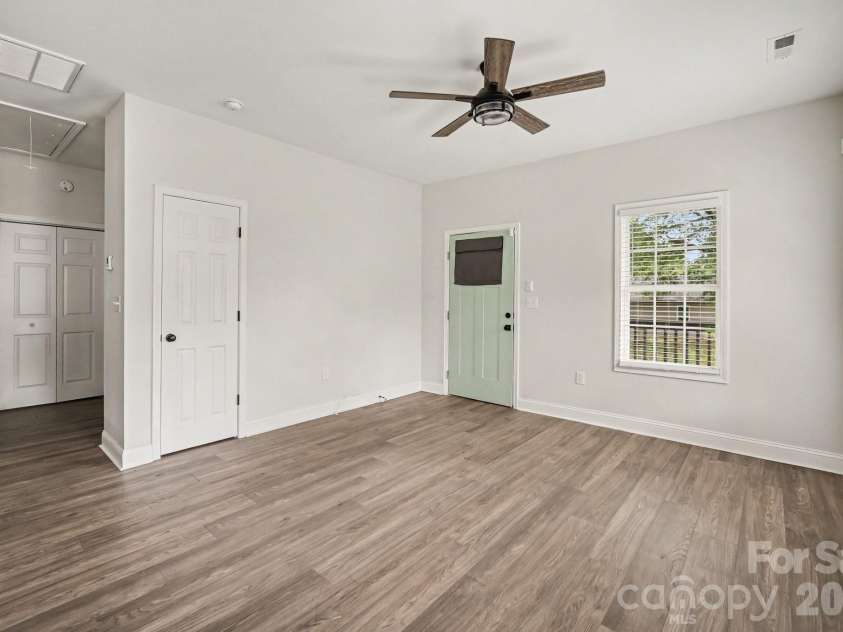 1402 Essex Avenue, Gastonia, NC 28052.  MLS# CAR4417694, YatesRealty ID 46615. 