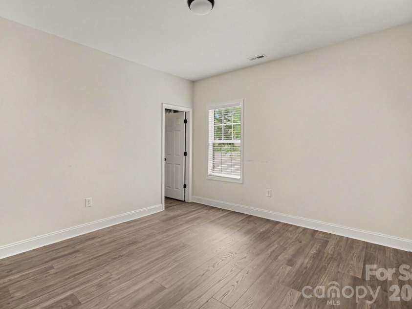 1402 Essex Avenue, Gastonia, NC 28052.  MLS# CAR4417694, YatesRealty ID 46615. 