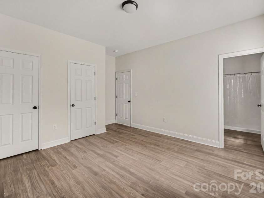 1402 Essex Avenue, Gastonia, NC 28052.  MLS# CAR4417694, YatesRealty ID 46615. 
