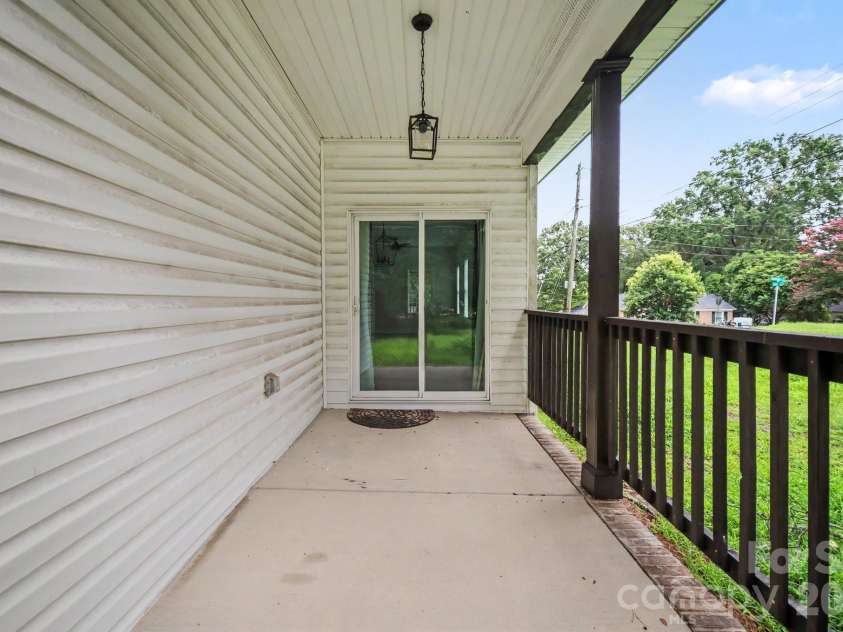 1402 Essex Avenue, Gastonia, NC 28052.  MLS# CAR4417694, YatesRealty ID 46615. 