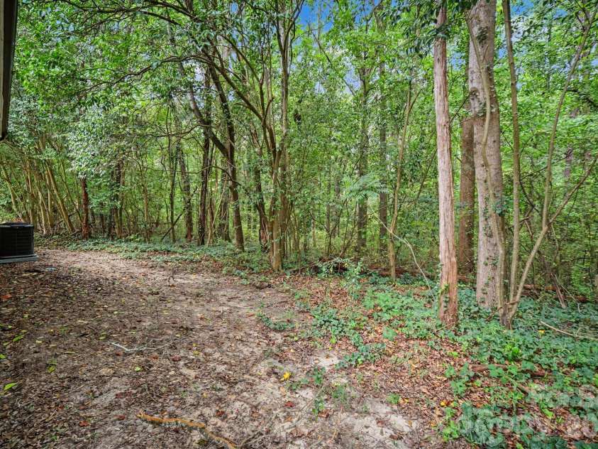 1402 Essex Avenue, Gastonia, NC 28052.  MLS# CAR4417694, YatesRealty ID 46615. 