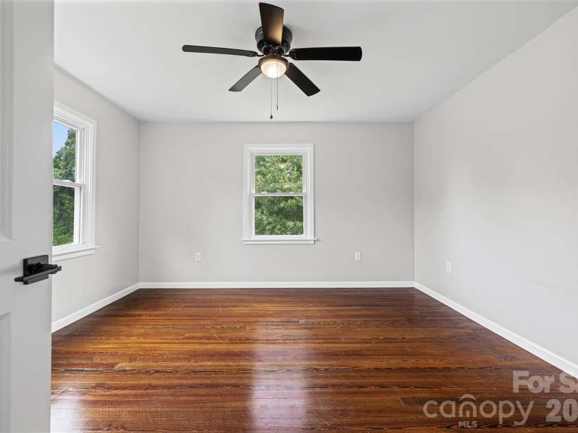 406 Green Street, Lincolnton, NC 28092.  MLS# CAR4417483, YatesRealty ID 46617. 