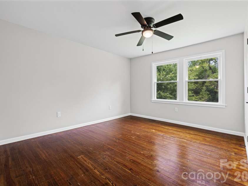406 Green Street, Lincolnton, NC 28092.  MLS# CAR4417483, YatesRealty ID 46617. 