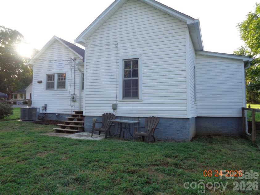 107 Bickett Street, Morganton, NC 28655.  MLS# CAR4417888, YatesRealty ID 46619. 