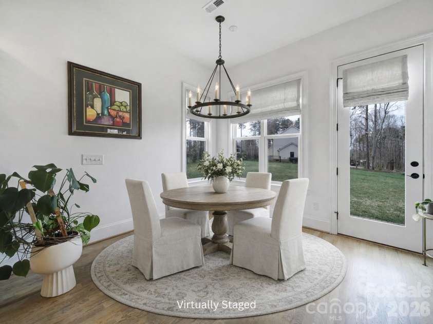 116 Broad Birch Drive, Davidson, NC 28036.  MLS# CAR4354285, YatesRealty ID 4662. Breakfast Area
