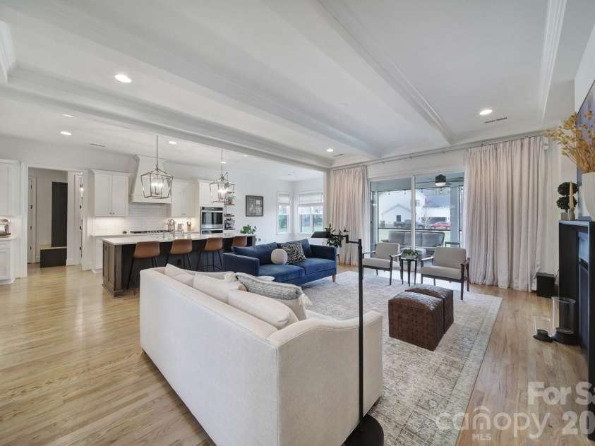 116 Broad Birch Drive, Davidson, NC 28036.  MLS# CAR4354285, YatesRealty ID 4662. Family Room