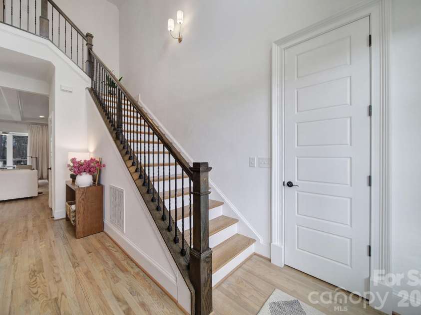 116 Broad Birch Drive, Davidson, NC 28036.  MLS# CAR4354285, YatesRealty ID 4662. Foyer