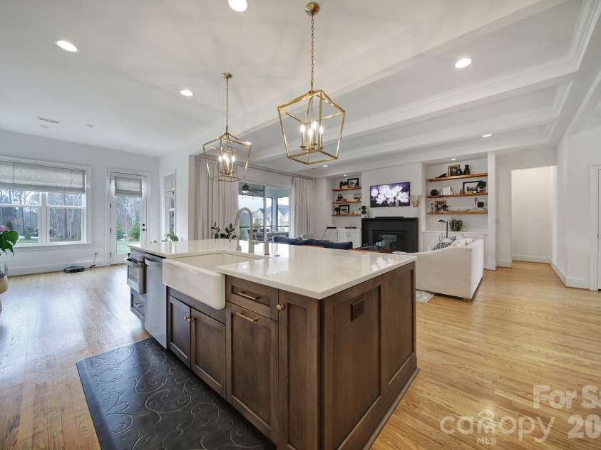 116 Broad Birch Drive, Davidson, NC 28036.  MLS# CAR4354285, YatesRealty ID 4662. Gourmet Kitchen