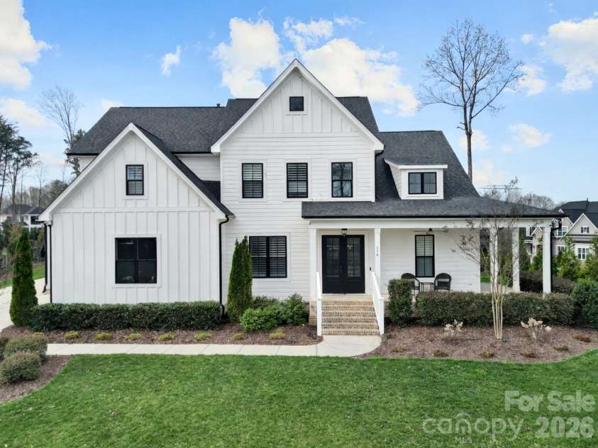 116 Broad Birch Drive, Davidson, NC 28036.  MLS# CAR4354285, YatesRealty ID 4662. Welcome Home