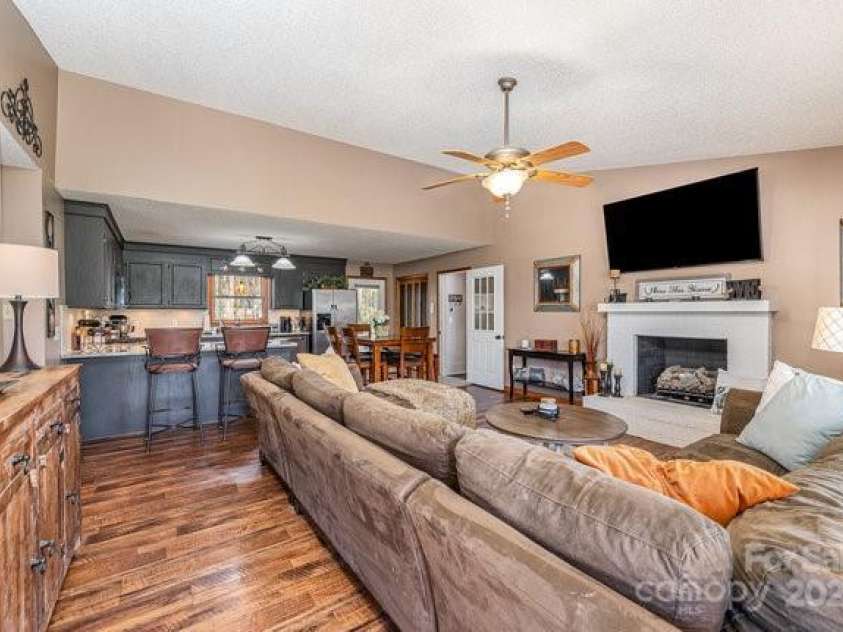 194 Timberland Loop, Mooresville, NC 28115.  MLS# CAR4237668, YatesRealty ID 4662. 