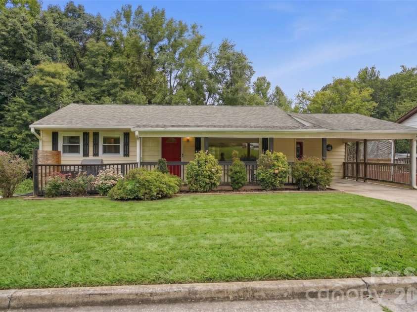 1326 Washington Lane, Kannapolis, NC 28083.  MLS# CAR4415999, YatesRealty ID 46620. 