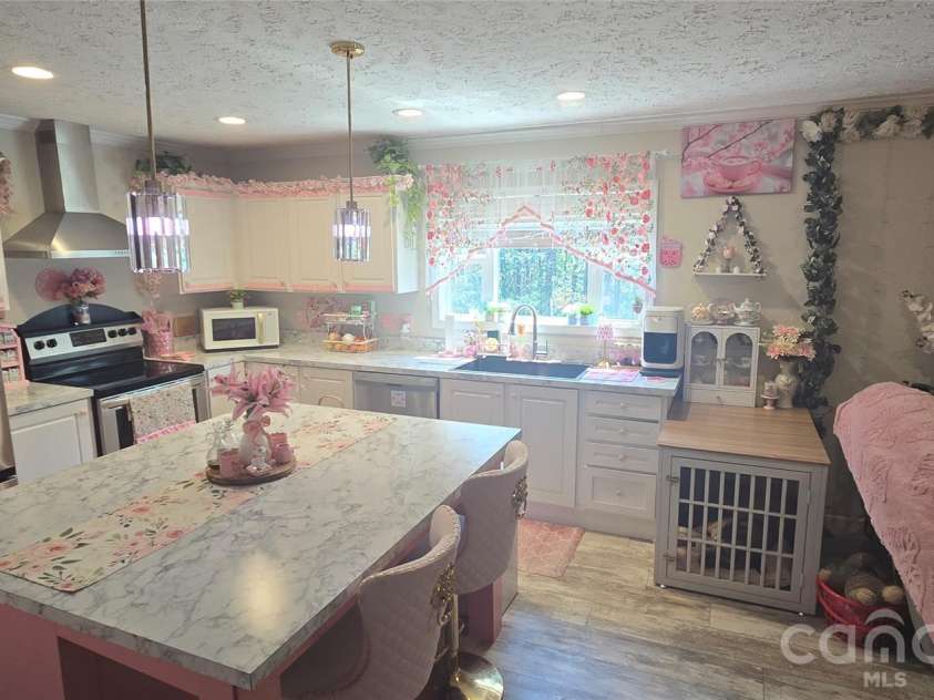 77 Raccoon Ridge, Marion, NC 28732.  MLS# CAR4417871, YatesRealty ID 46621. 