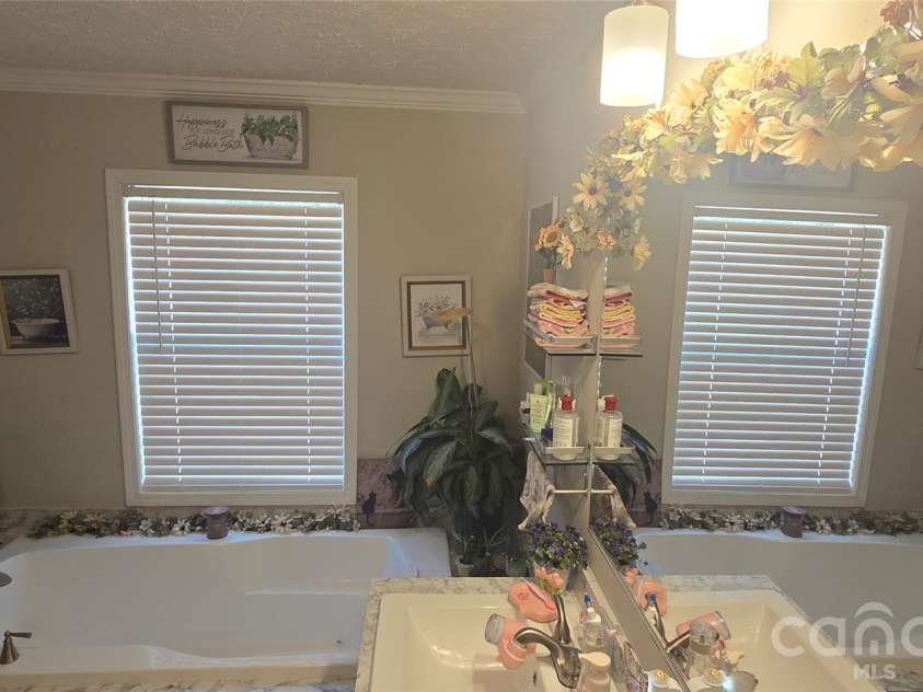 77 Raccoon Ridge, Marion, NC 28732.  MLS# CAR4417871, YatesRealty ID 46621. 