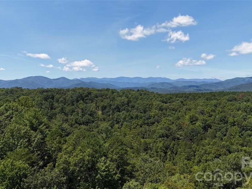 77 Raccoon Ridge, Marion, NC 28732.  MLS# CAR4417871, YatesRealty ID 46621. 
