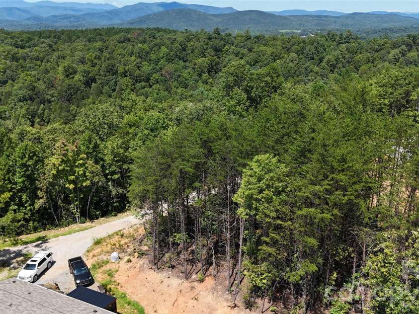 77 Raccoon Ridge, Marion, NC 28732.  MLS# CAR4417871, YatesRealty ID 46621. 