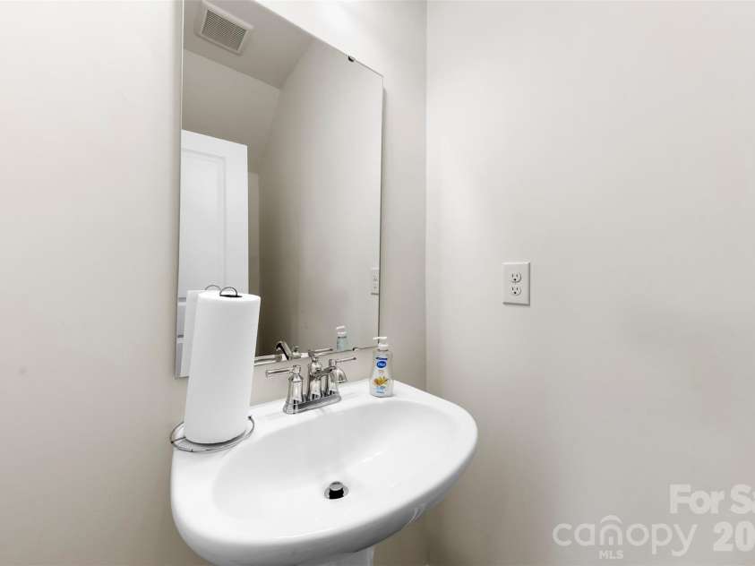 5250 Maynard Hill Drive, Monroe, NC 28110.  MLS# CAR4417834, YatesRealty ID 46622. Half Bath