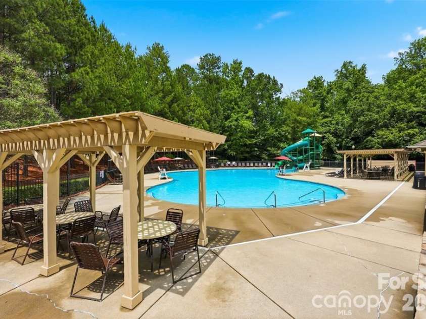 4409 Squirrel Trail Lane, Charlotte, NC 28269.  MLS# CAR4417960, YatesRealty ID 46623. 