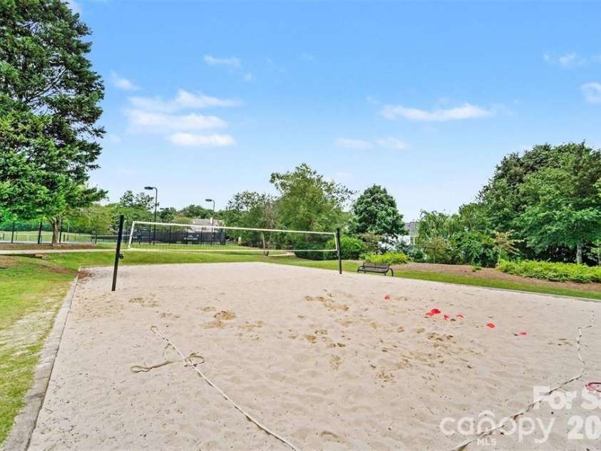 4409 Squirrel Trail Lane, Charlotte, NC 28269.  MLS# CAR4417960, YatesRealty ID 46623. 