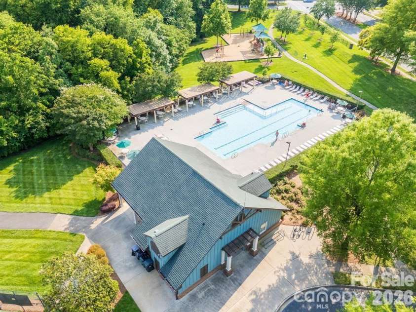 4409 Squirrel Trail Lane, Charlotte, NC 28269.  MLS# CAR4417960, YatesRealty ID 46623. 