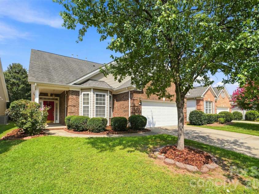 4409 Squirrel Trail Lane, Charlotte, NC 28269.  MLS# CAR4417960, YatesRealty ID 46623. 