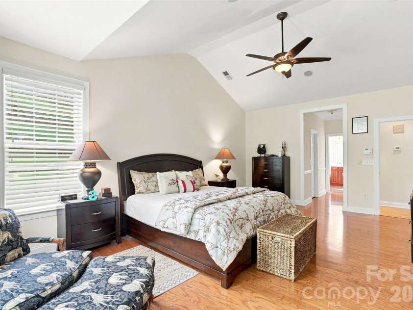 4409 Squirrel Trail Lane, Charlotte, NC 28269.  MLS# CAR4417960, YatesRealty ID 46623. 