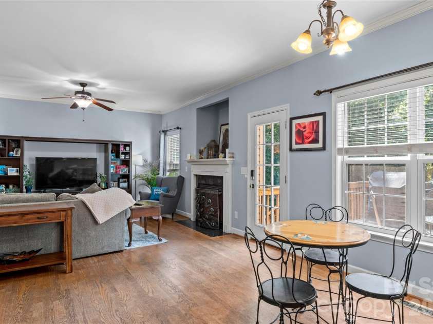 5356 Graycliff Lane, Clemmons, NC 27012.  MLS# CAR4417203, YatesRealty ID 46625. 