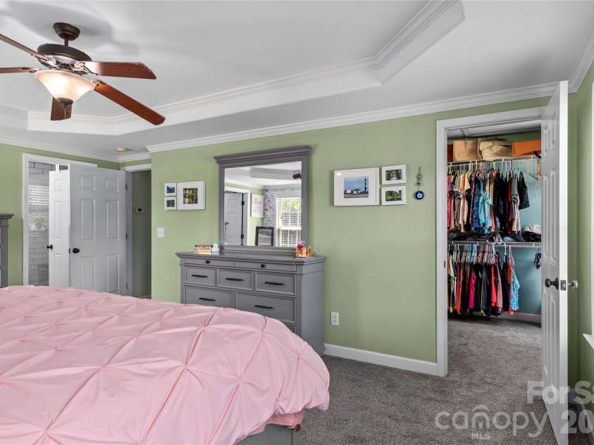 5356 Graycliff Lane, Clemmons, NC 27012.  MLS# CAR4417203, YatesRealty ID 46625. 
