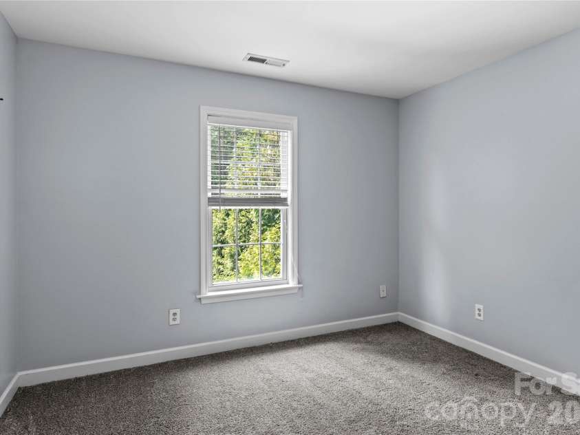 5356 Graycliff Lane, Clemmons, NC 27012.  MLS# CAR4417203, YatesRealty ID 46625. 
