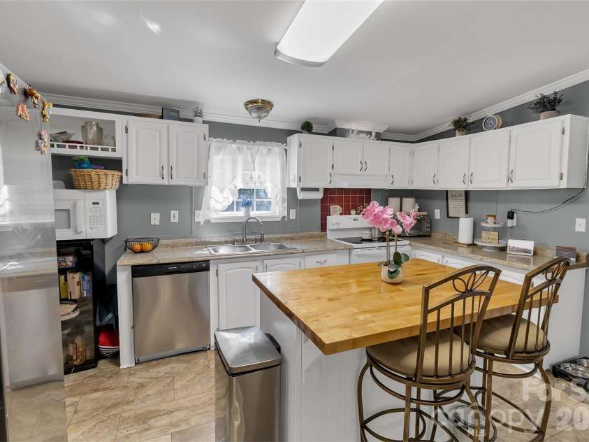 1508 Greenpack Parkway, Gastonia, NC 28056.  MLS# CAR4417455, YatesRealty ID 46626. 