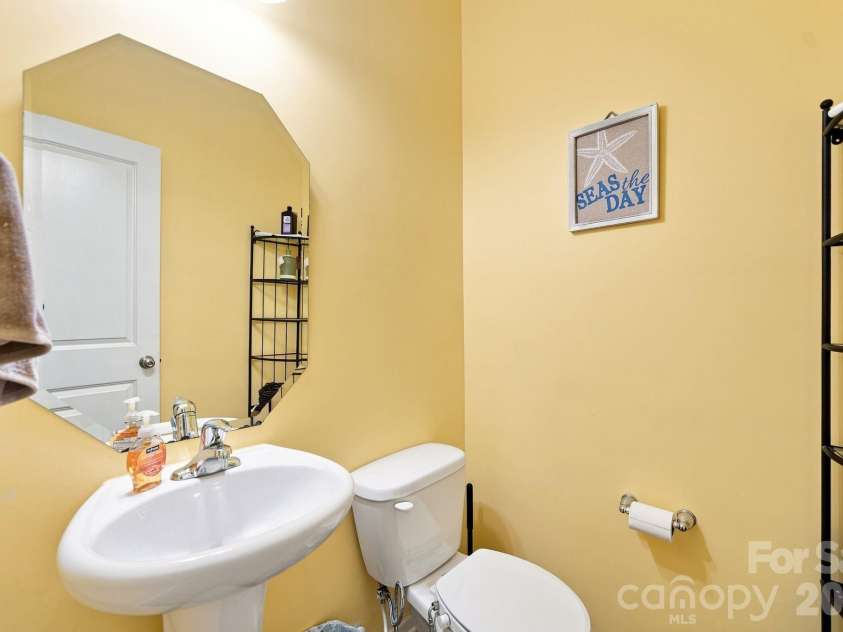 1981 Vickie Lane, Rock Hill, SC 29730.  MLS# CAR4416393, YatesRealty ID 46629. 1/2 Bath
