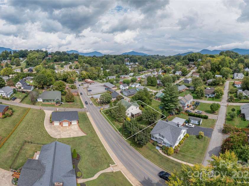 589 Pisgah Drive, Canton, NC 28716.  MLS# CAR4300301, YatesRealty ID 4663. 