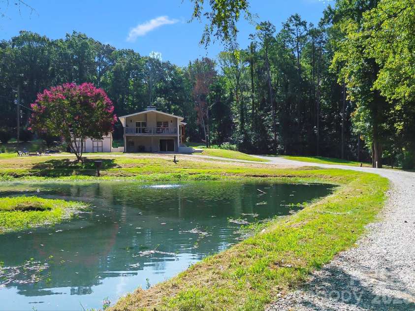 2532 Sam Newell Road, Matthews, NC 28105.  MLS# CAR4416566, YatesRealty ID 46630. 