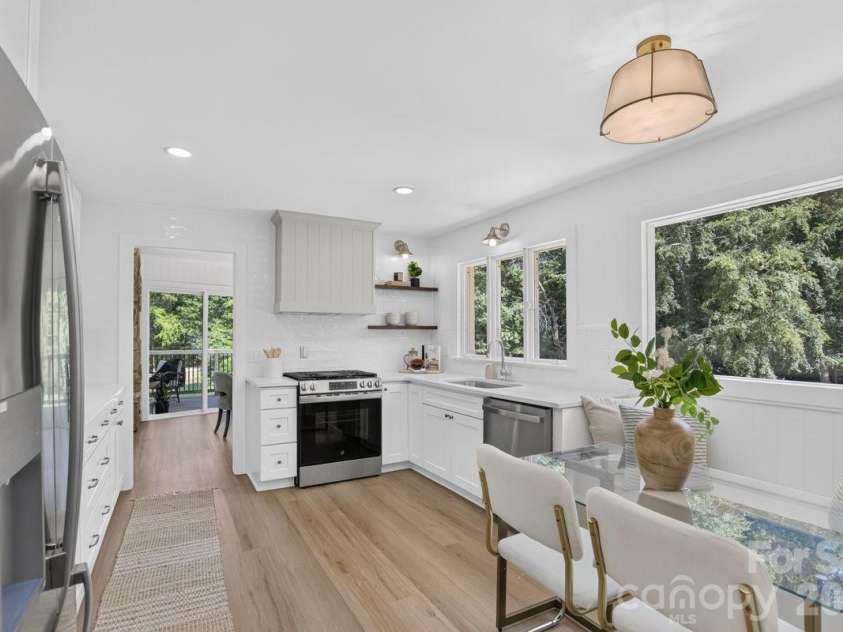 2532 Sam Newell Road, Matthews, NC 28105.  MLS# CAR4416566, YatesRealty ID 46630. 