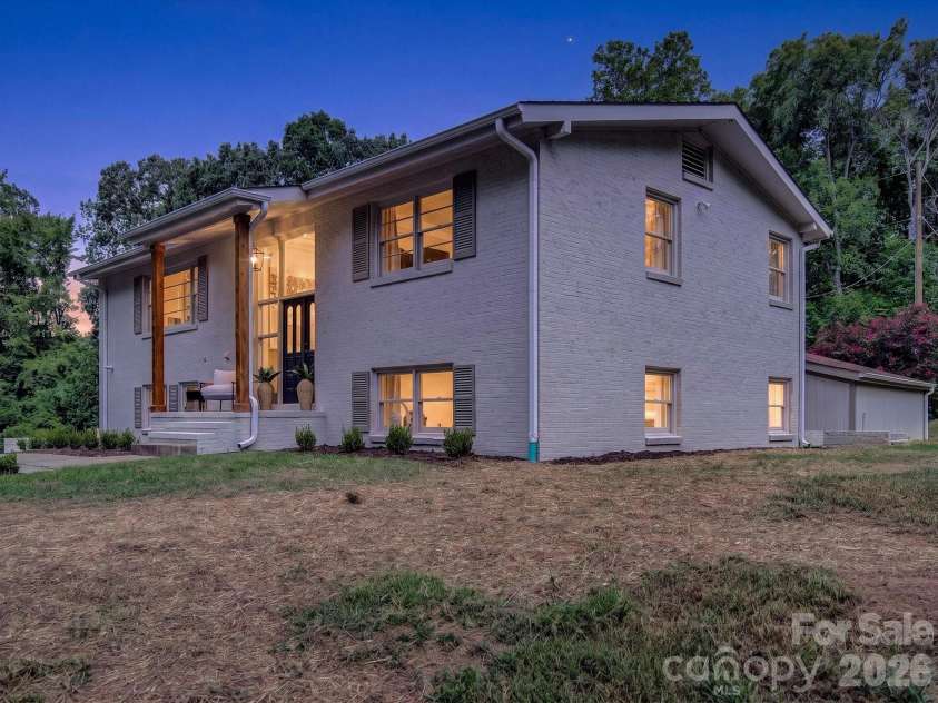 2532 Sam Newell Road, Matthews, NC 28105.  MLS# CAR4416566, YatesRealty ID 46630. 