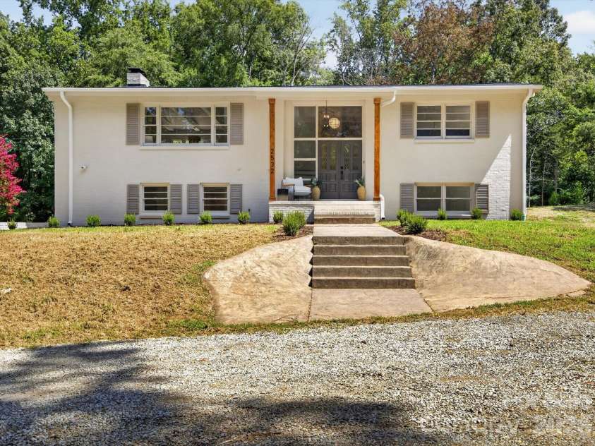 2532 Sam Newell Road, Matthews, NC 28105.  MLS# CAR4419939, YatesRealty ID 46630. 