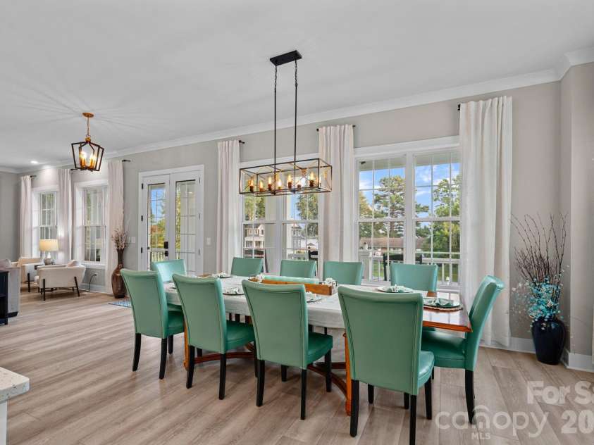 135 Surfside Lane, Mooresville, NC 28117.  MLS# CAR4416350, YatesRealty ID 46631. 