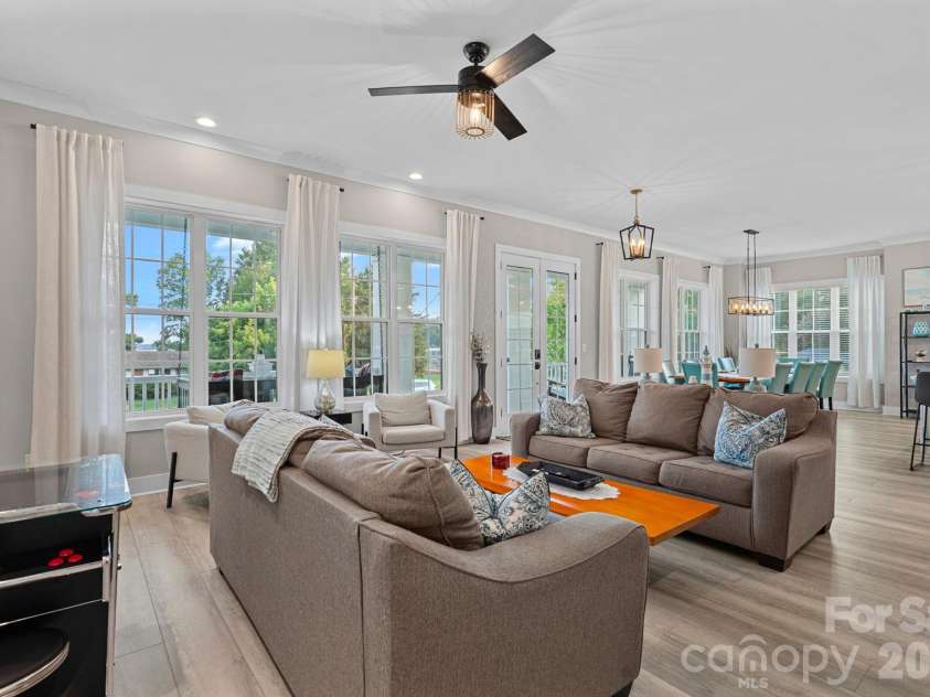 135 Surfside Lane, Mooresville, NC 28117.  MLS# CAR4416350, YatesRealty ID 46631. 