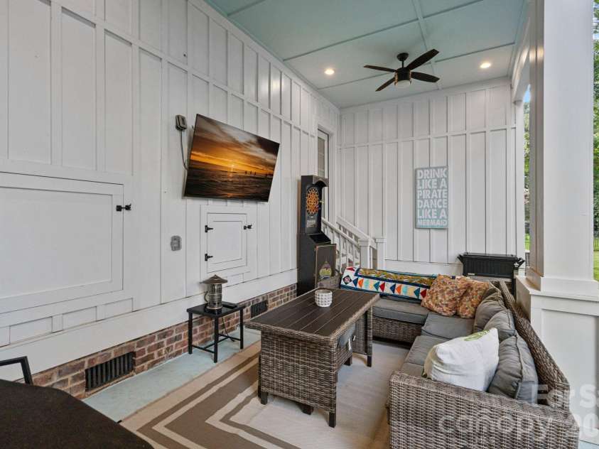 135 Surfside Lane, Mooresville, NC 28117.  MLS# CAR4416350, YatesRealty ID 46631. 
