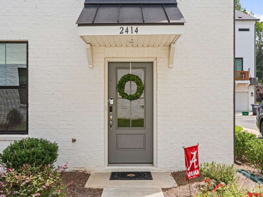 2414 Magnolia Blossom Way, Charlotte, NC 28211.  MLS# CAR4412045, YatesRealty ID 46633. 