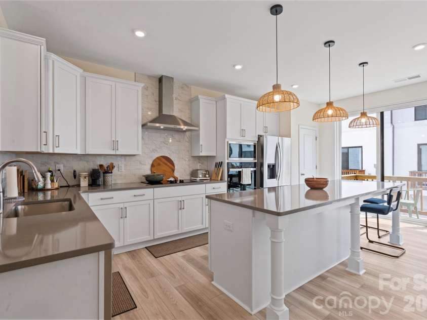 2414 Magnolia Blossom Way, Charlotte, NC 28211.  MLS# CAR4412045, YatesRealty ID 46633. 
