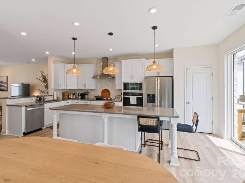 2414 Magnolia Blossom Way, Charlotte, NC 28211.  MLS# CAR4412045, YatesRealty ID 46633. 