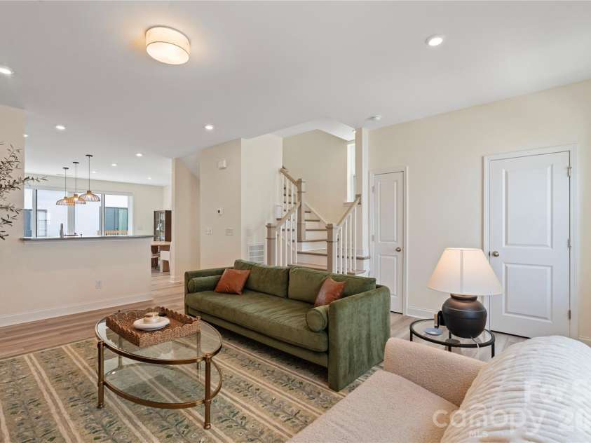 2414 Magnolia Blossom Way, Charlotte, NC 28211.  MLS# CAR4412045, YatesRealty ID 46633. 