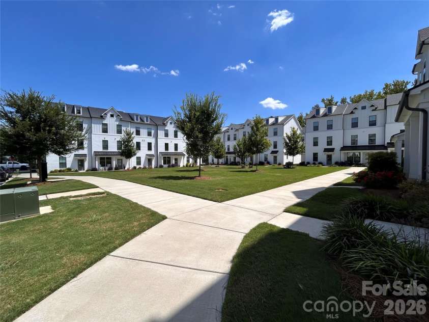 2414 Magnolia Blossom Way, Charlotte, NC 28211.  MLS# CAR4412045, YatesRealty ID 46633. 