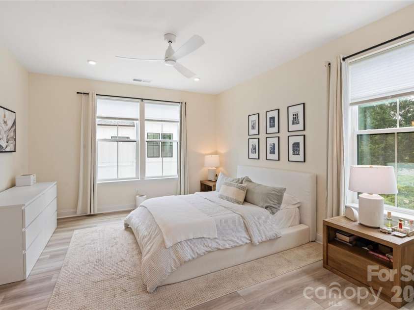 2414 Magnolia Blossom Way, Charlotte, NC 28211.  MLS# CAR4412045, YatesRealty ID 46633. Primary BR 2