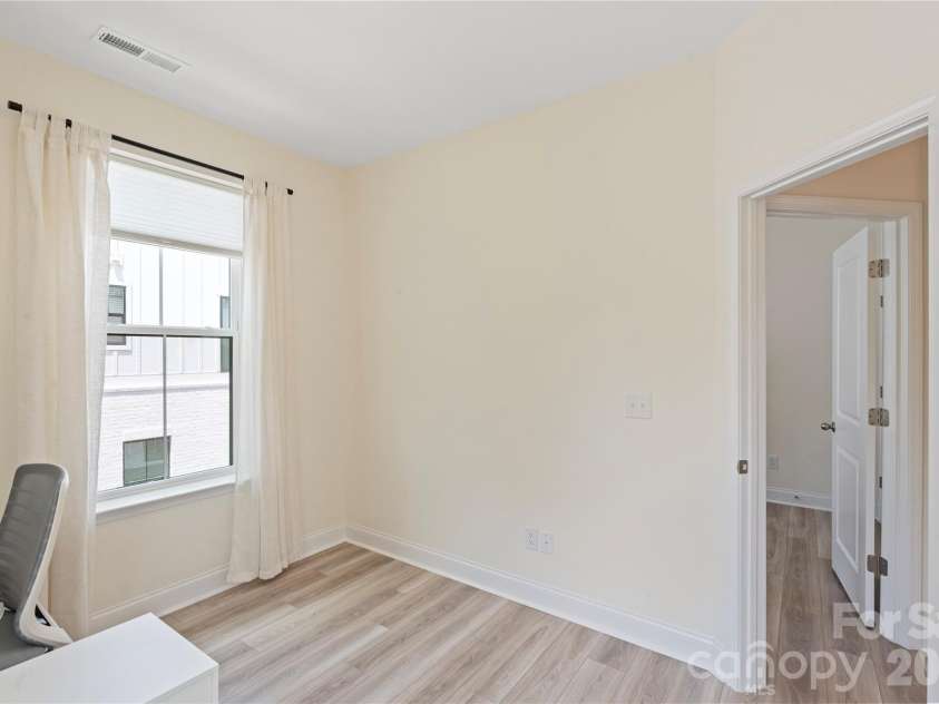 2414 Magnolia Blossom Way, Charlotte, NC 28211.  MLS# CAR4412045, YatesRealty ID 46633. Third Level 2nd BR
