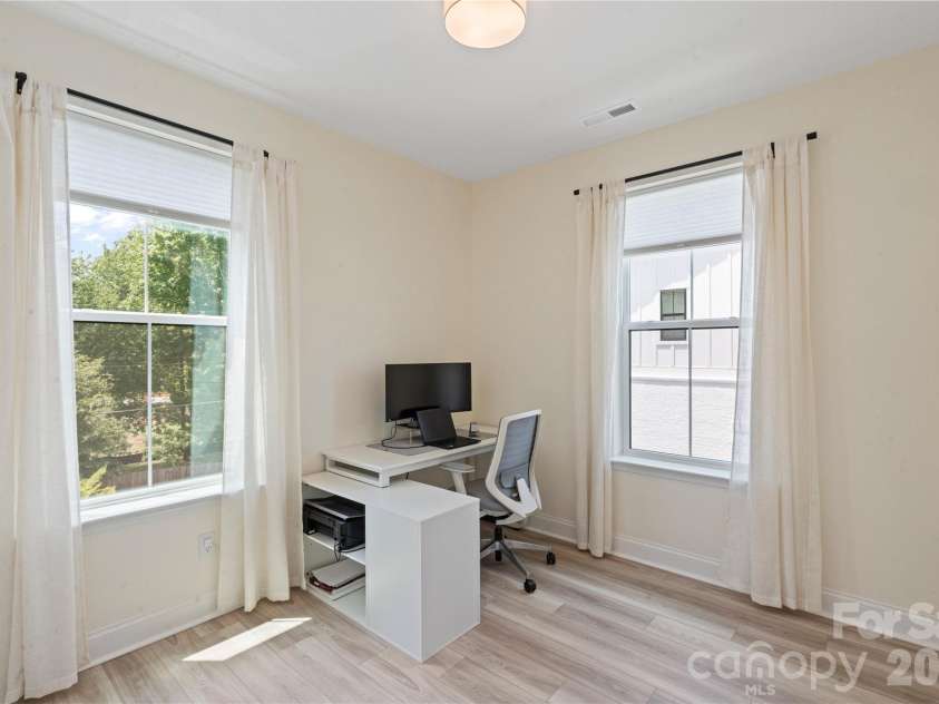 2414 Magnolia Blossom Way, Charlotte, NC 28211.  MLS# CAR4412045, YatesRealty ID 46633. Third Level 2nd BR